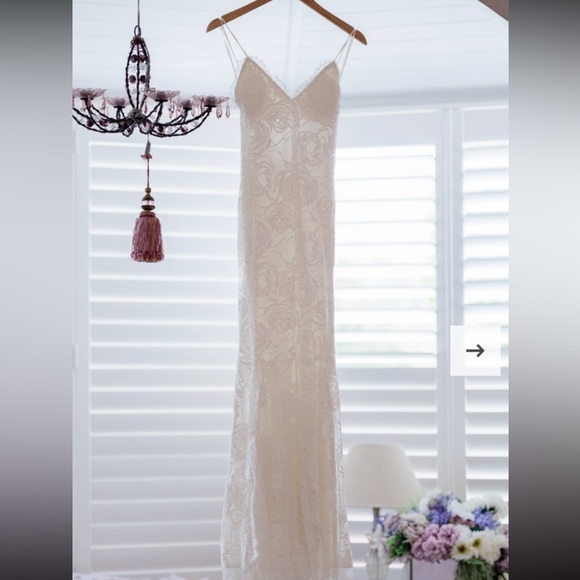 GRACE LOVES LACE CLO - Picture 1 of 13